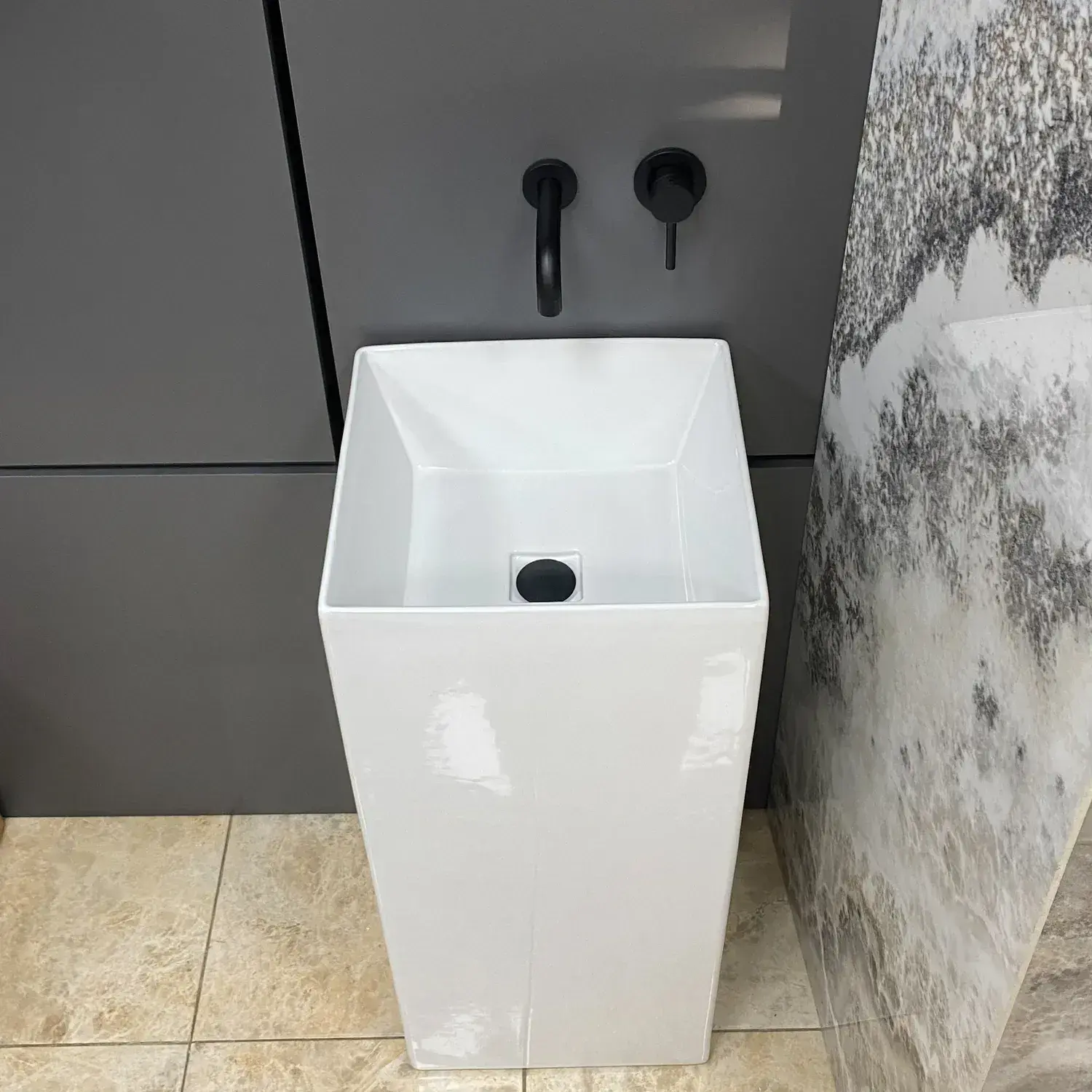 VBI-019025 Умывальник напольный VBI Ellera 400х400