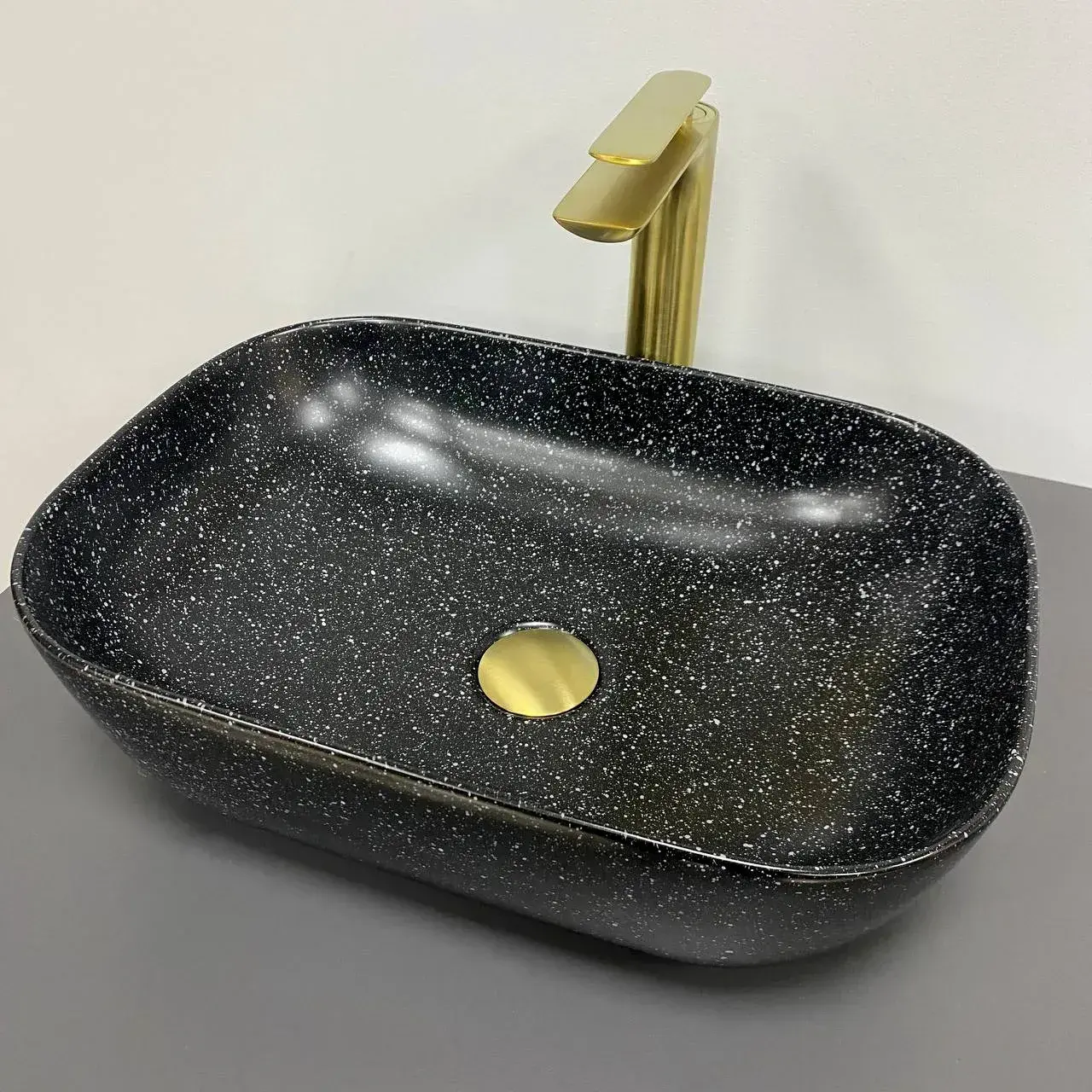 VBI-011221 Умывальник накладной VBI Ravenna 460х330