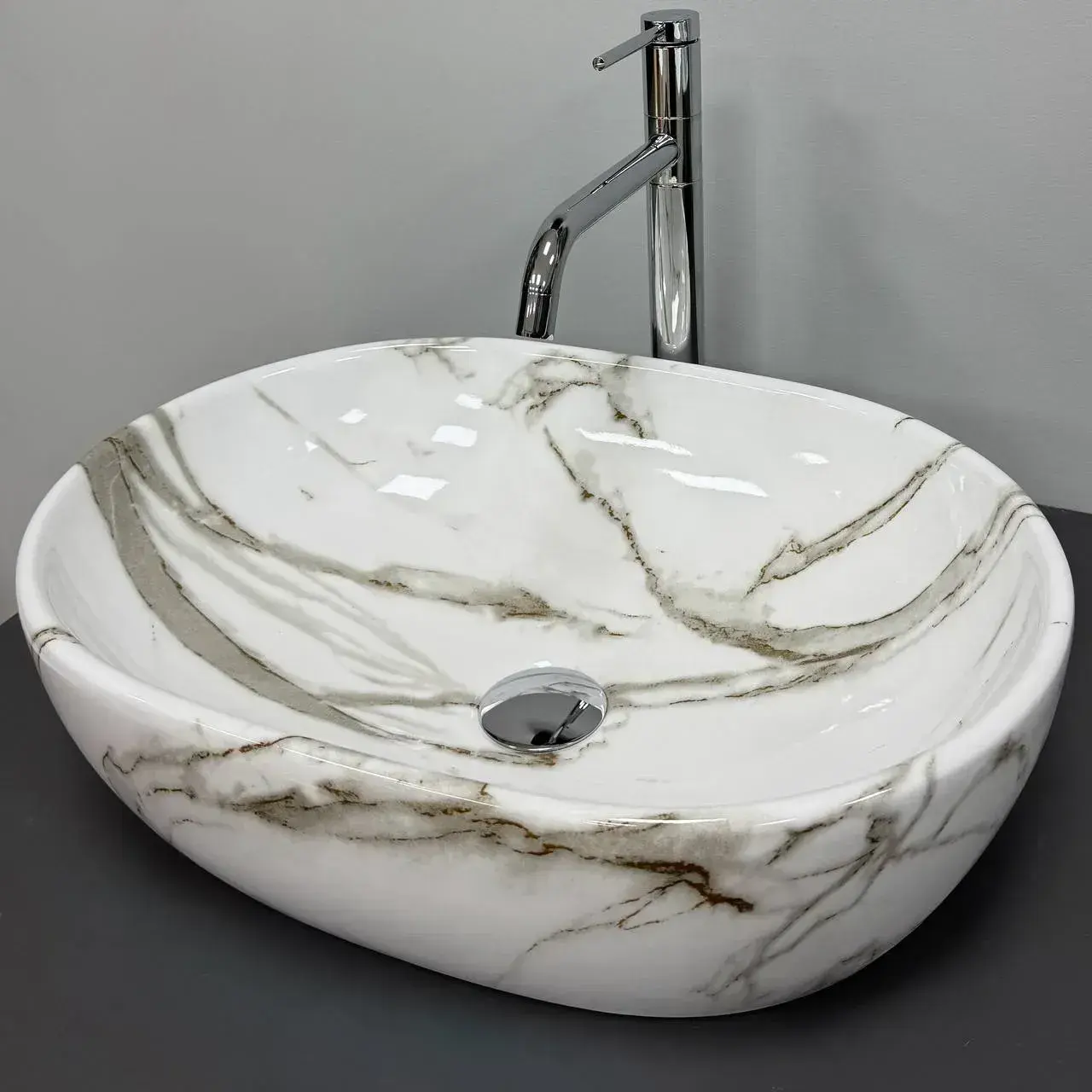 33678464711252 Умывальник накладной VBI Modena S