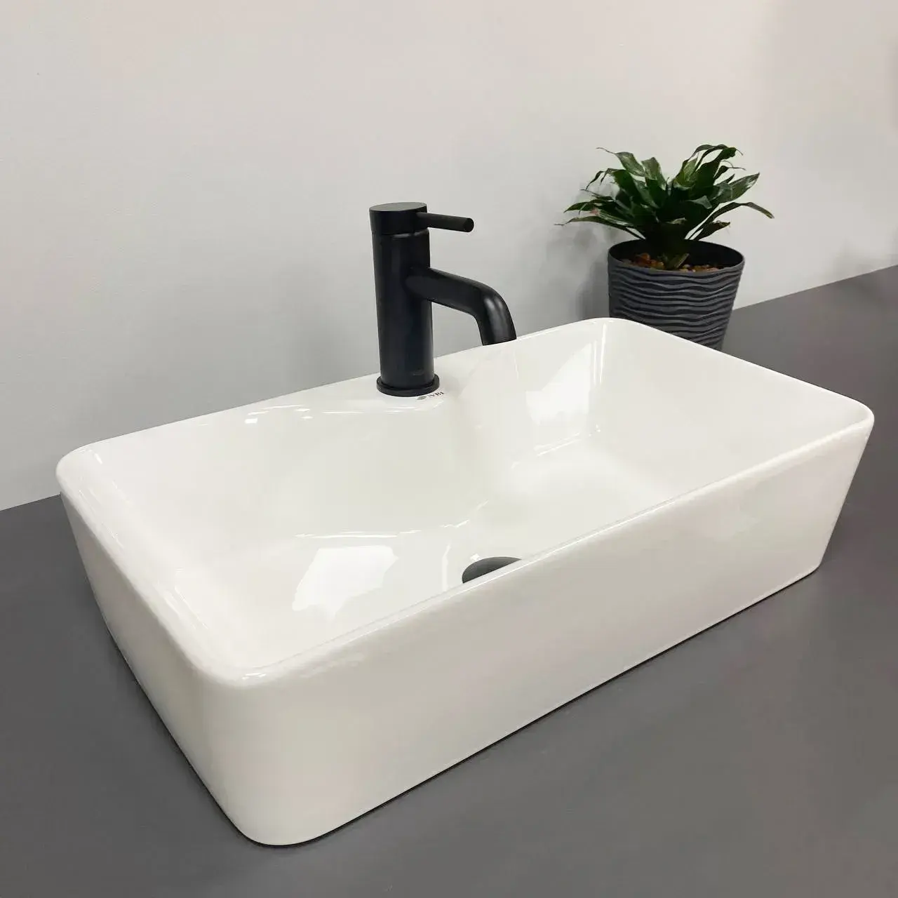 VBI-011103 Умывальник накладной VBI Forli L