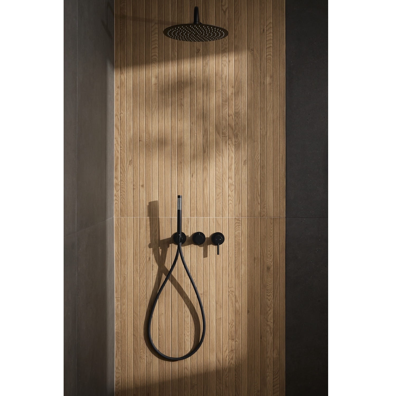 MOZA_BLACK_vstroennyy_dushevoy_nabor_s_3_otverstnym_2_funktsional_nym_smesitelem (1)