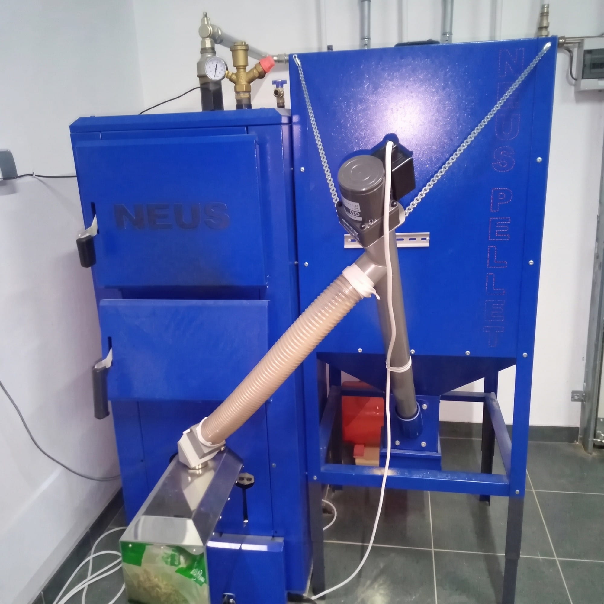 NEUS-KTM-PELLET15A_2