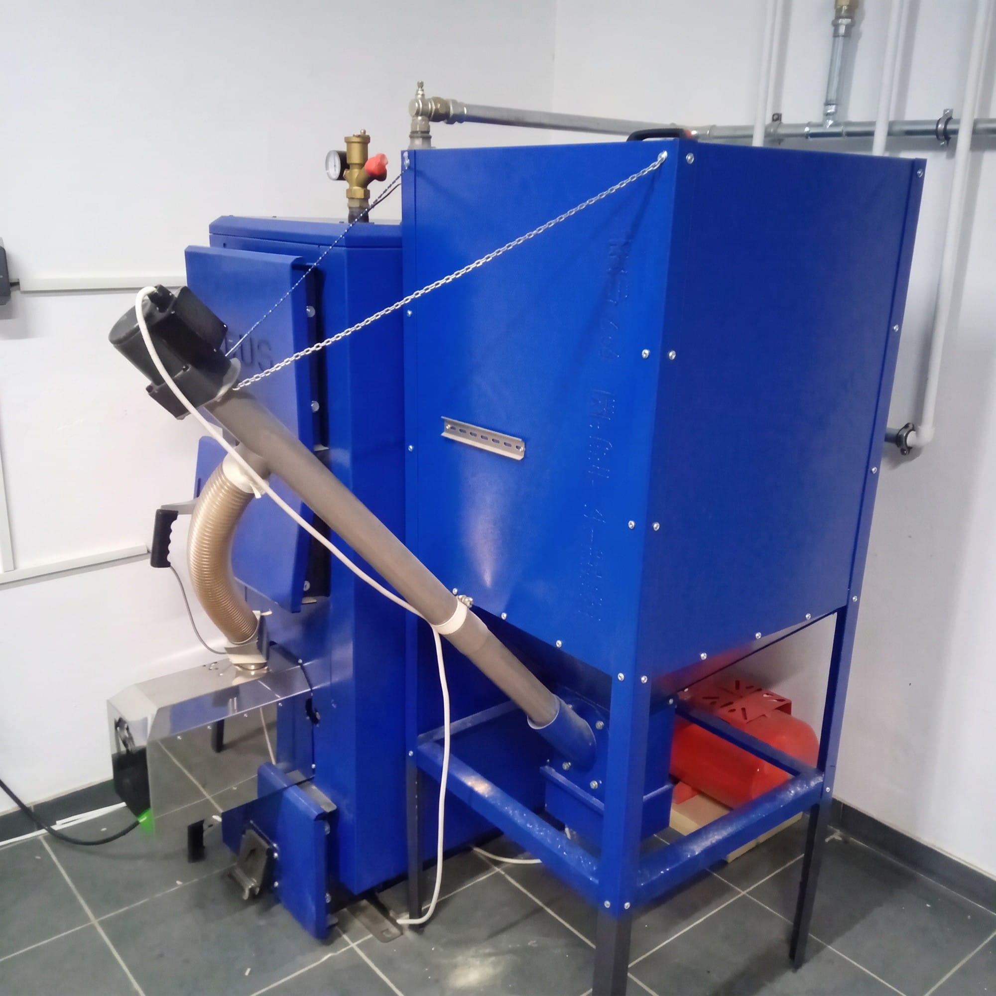 NEUS-KTM-PELLET15A_3